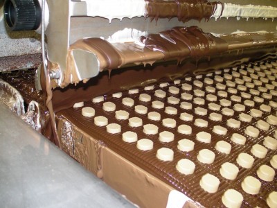 Enrobing machine